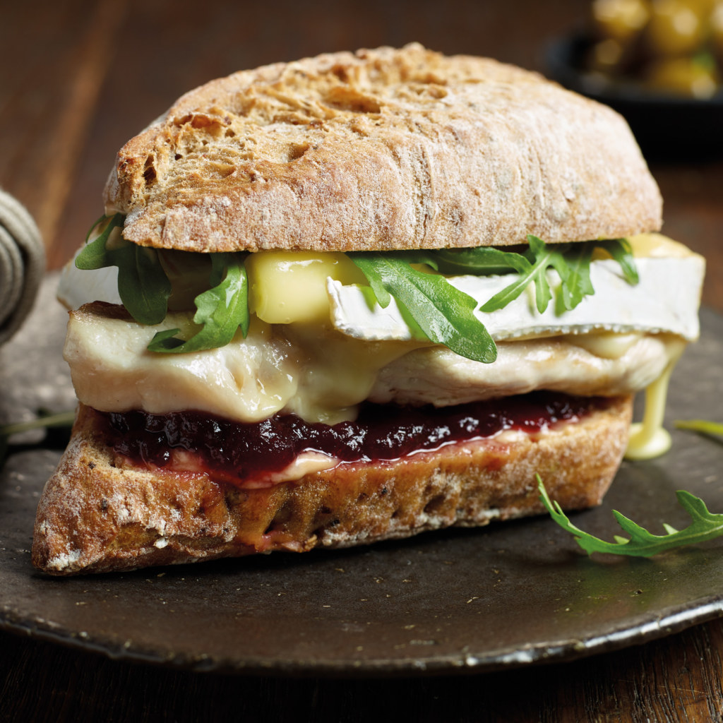 Brie and Cranberry Chicken Burger with Fiery Chipotle Mayo Lactalis