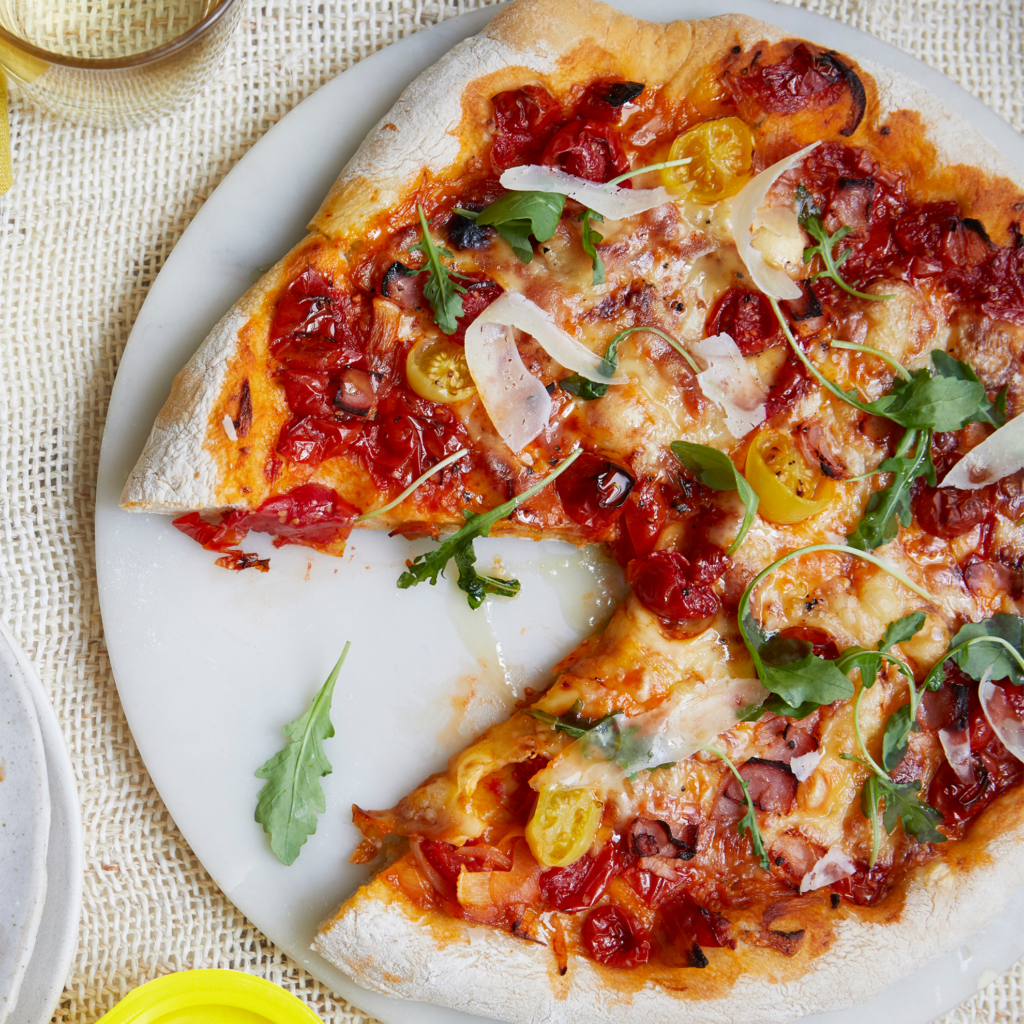 Pizza with smoked ham, cherry tomatoes and Leerdammer - Lactalis Professional | Foodservice