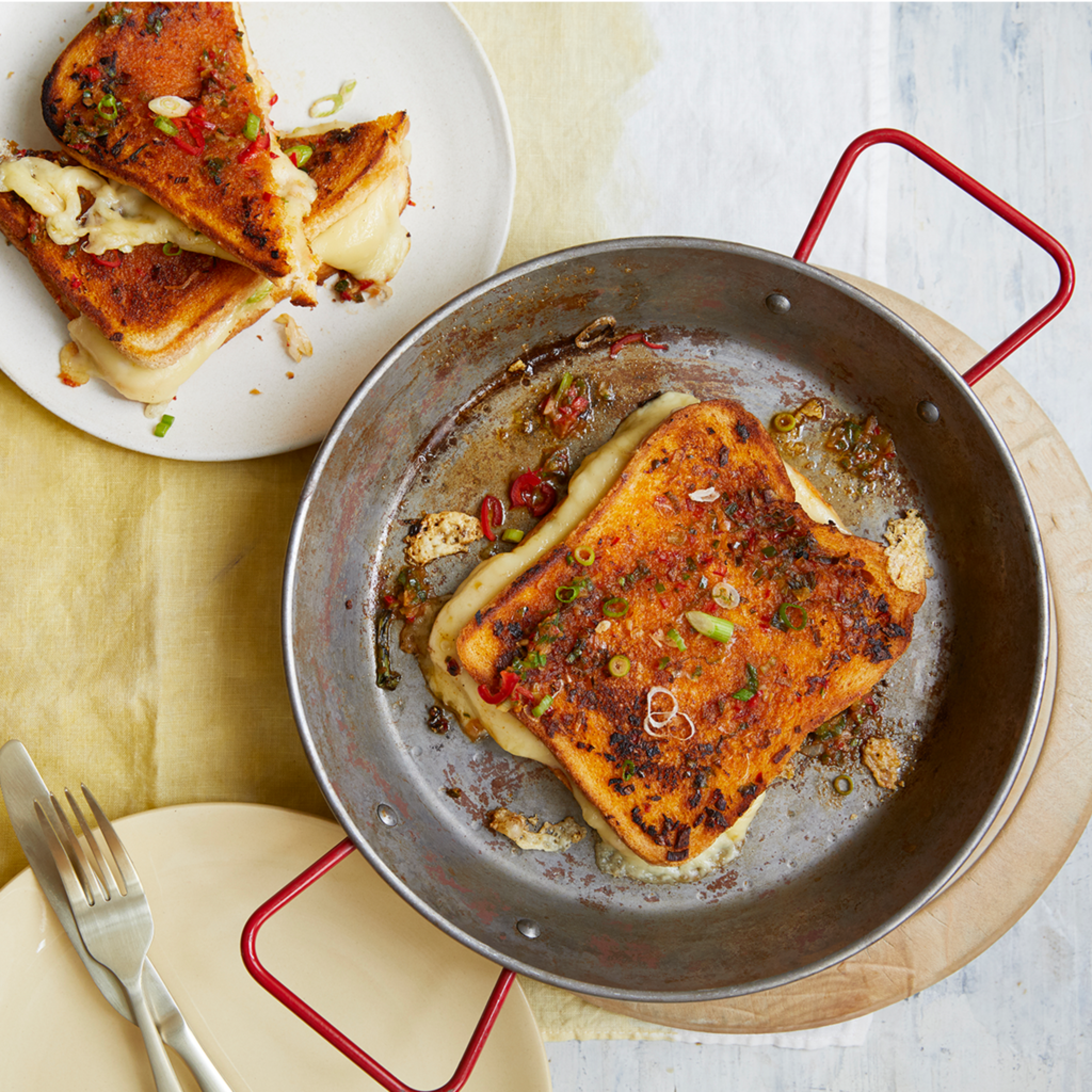 Spiced chilli and Leerdammer cheese toastie - Lactalis Professional | Foodservice