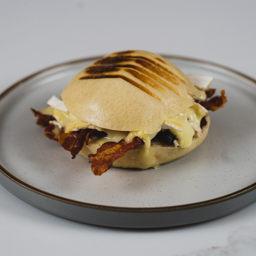 Brie, Bacon & Cranberry Bao Bun - Lactalis Professional | Foodservice
