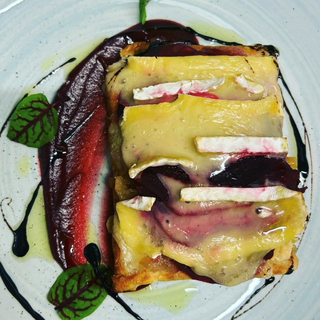 Caramelised Onions, Beetroot and Cricket St Thomas Camembert Tarte Fine - Lactalis Professional | Fo