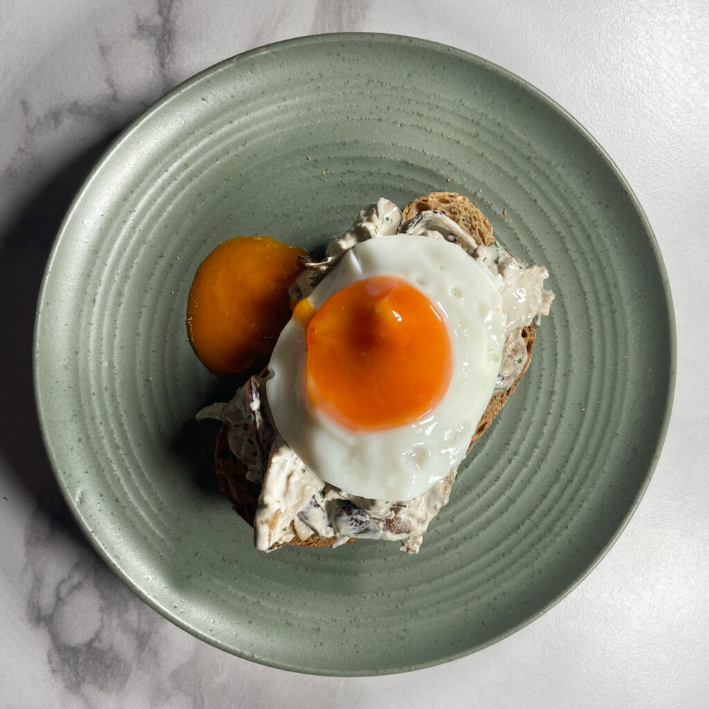 Mascarpone Mushrooms, Egg, Sourdough - Lactalis Professional | Foodservice