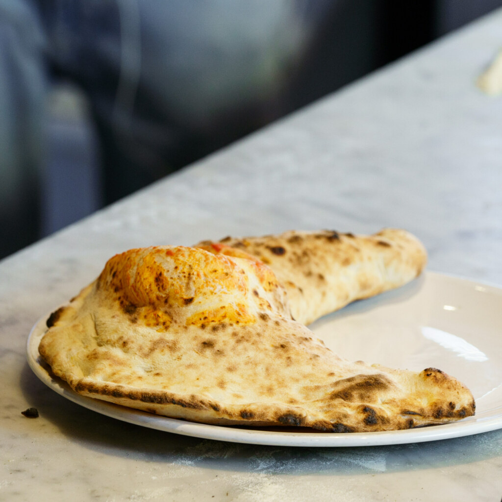 Salami, n'duja, Ricotta, calzone - Lactalis Professional | Foodservice